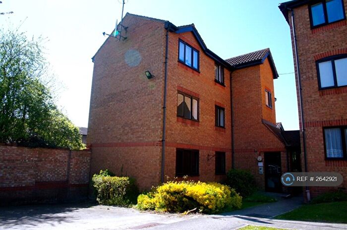 1 Bedroom Flat To Rent In Duncombe Court, Purfleet, RM19