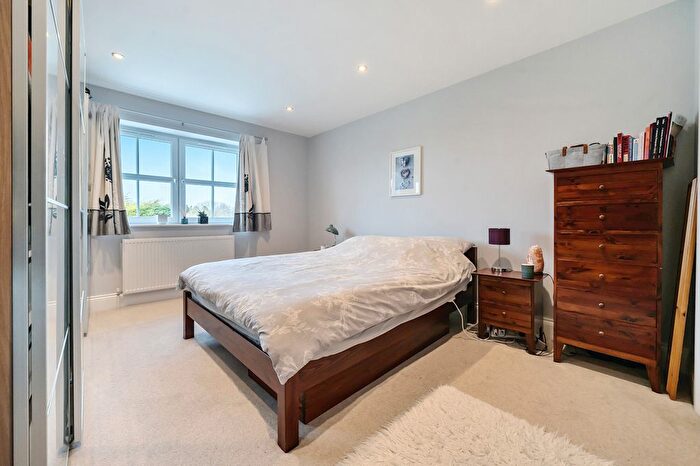 4 Bedroom Detached House For Sale In Green Lane, Bovingdon, HP3