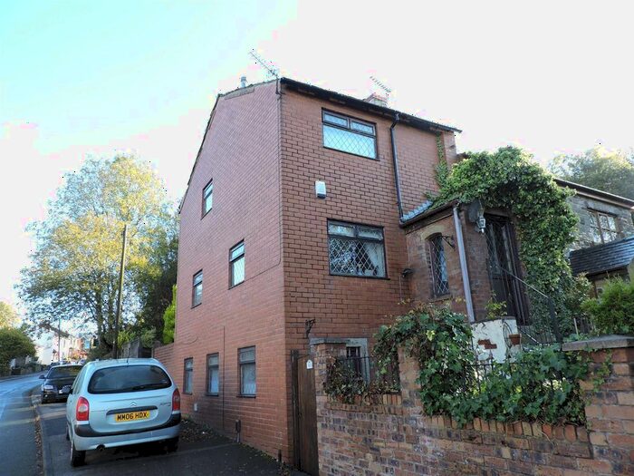 2 Bedroom Cottage To Rent In Tottington Road, Harwood, Bolton, BL2