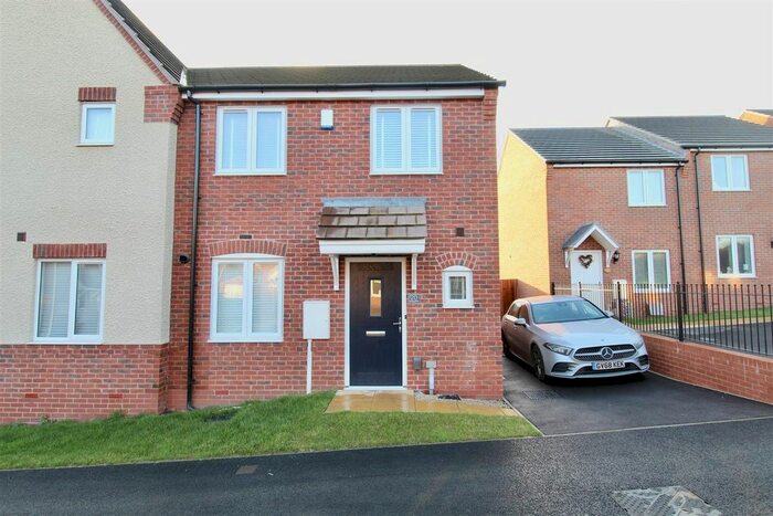 3 Bedroom Semi-Detached House To Rent In Barwell Drive, Rothley, Leicester LE7
