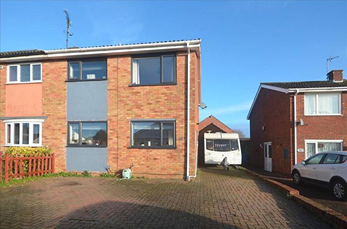 3 Bedroom Semi Detached House For Sale In Langham Road, Raunds, Northamptonshire, NN9