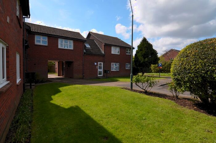 Studio To Rent In Kirkland Close, Sidcup, DA15