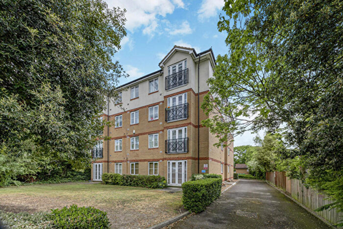 1 Bedroom Flat To Rent In Chichester House, Galsworthy Road, KT2