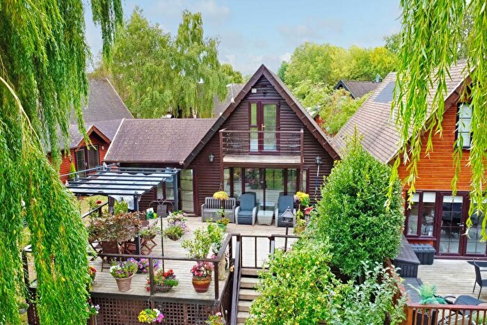 3 Bedroom Lodge For Sale In Mill Road, Buckden, PE19