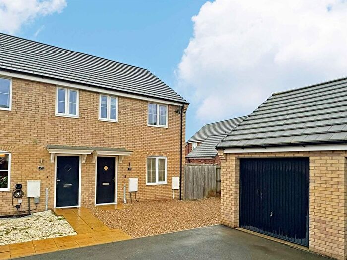 3 Bedroom End Of Terrace House To Rent In Fincham Drive, Crowland, Peterborough, PE6