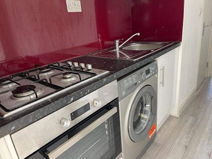 1 Bedroom Studio To Rent In Curzon Road, Thornton Heath, Surrey, CR7