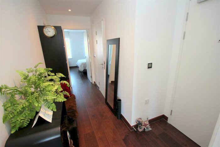 2 Bedroom Apartment To Rent In King Henry Terrace, Sovreign Court, Wapping, E1W