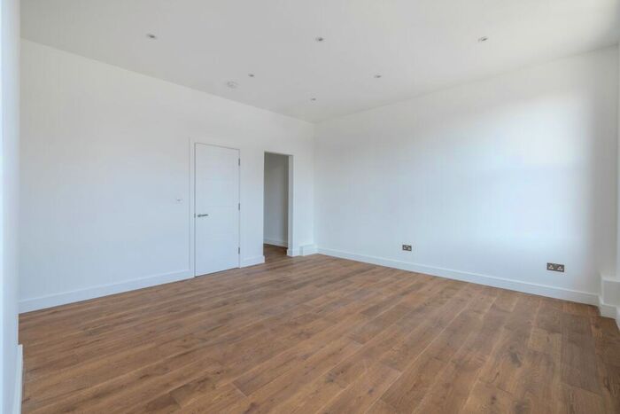 Studio To Rent In A Portland Road, South Norwood, SE25