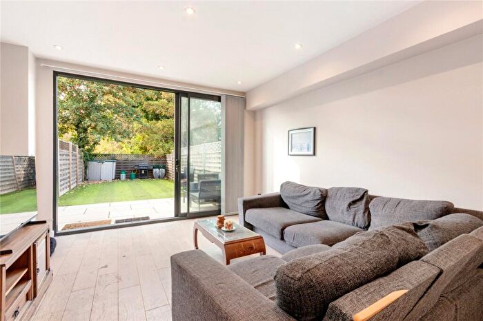 4 Bedroom Apartment To Rent In Woodland Way, Mitcham, CR4