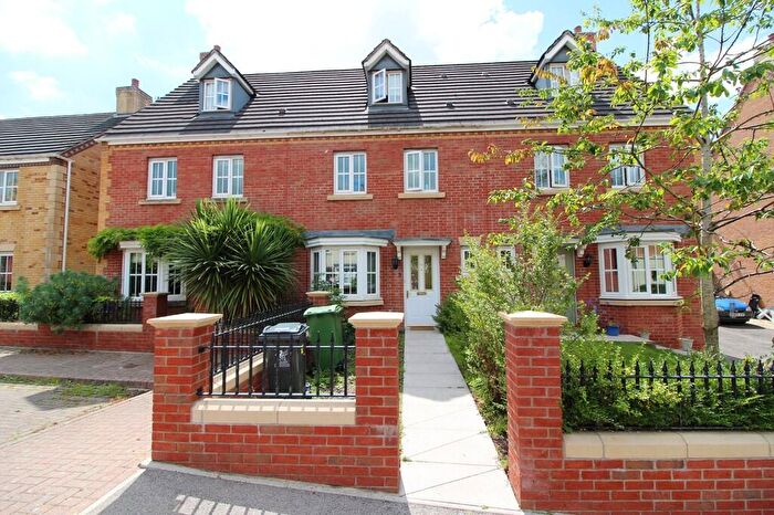 4 Bedroom Town House To Rent In Clos Maedref, Radyr, Cardiff, CF15