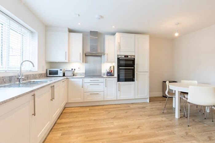 4 Bedroom Detached House To Rent In Olivers Close, Long Hanborough, OX29