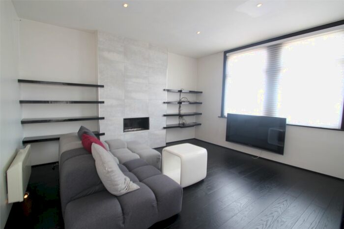 2 Bedroom Flat To Rent In Pinner Road, Middlesex, HA1