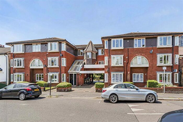 1 Bedroom Flat For Sale In West Avenue, Walthamstow, E17