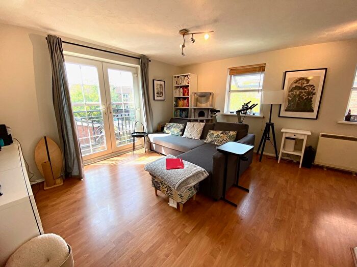 2 Bedroom Flat To Rent In Schooner Way, Cardiff, CF10