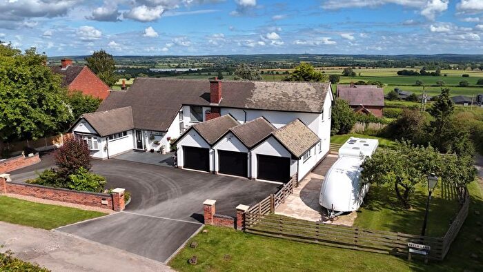 4 Bedroom Detached House For Sale In Beech Lane, Coppenhall, Stafford, ST18