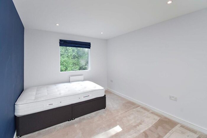 2 Bedroom Flat To Rent In Restell Close Blackheath, SE3