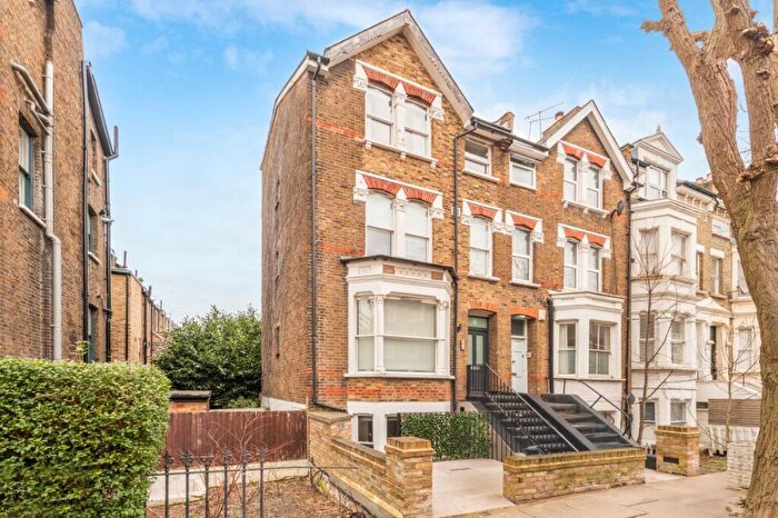 1 Bedroom Flat For Sale In Hemstal Road, West Hampstead, NW6