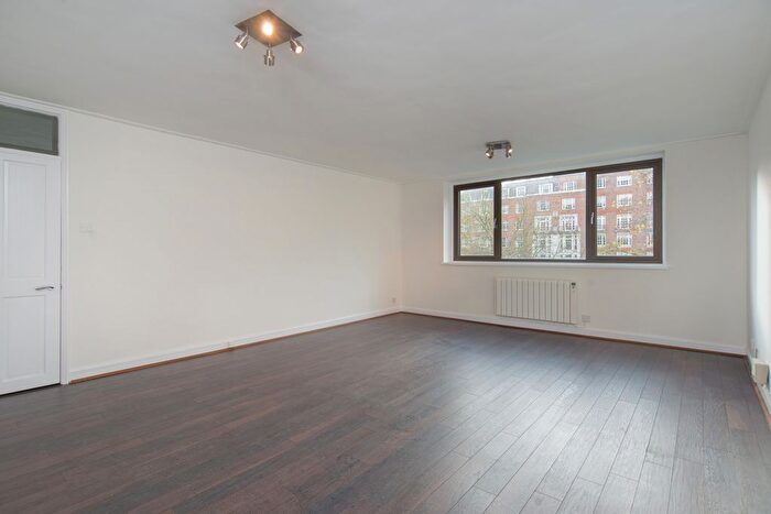 2 Bedroom Flat To Rent In Finchley Road, St John's Wood, London, NW8