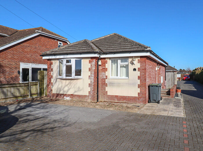 3 Bedroom Detached Bungalow For Sale In Creek Road, Hayling Island, PO11