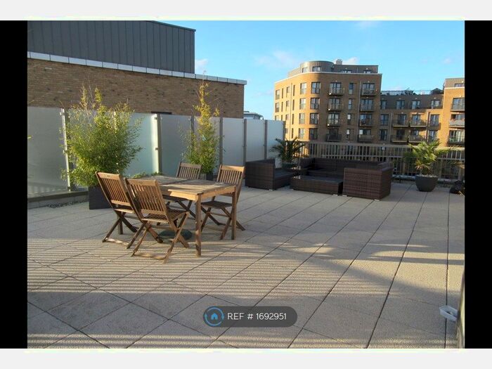 2 Bedroom Flat To Rent In Connersville Way, Croydon, CR0