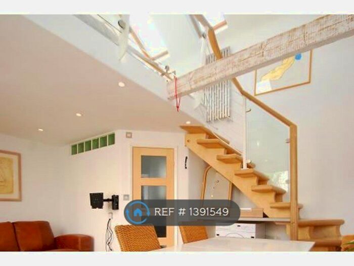 1 Bedroom Flat To Rent In New Road, Brentford, TW8