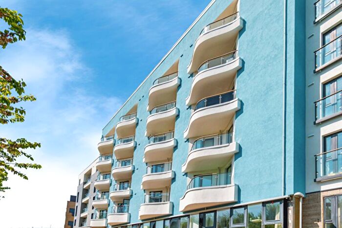 2 Bedroom Apartment To Rent In Sapphire Court, Ocean Village, Southampton, SO14