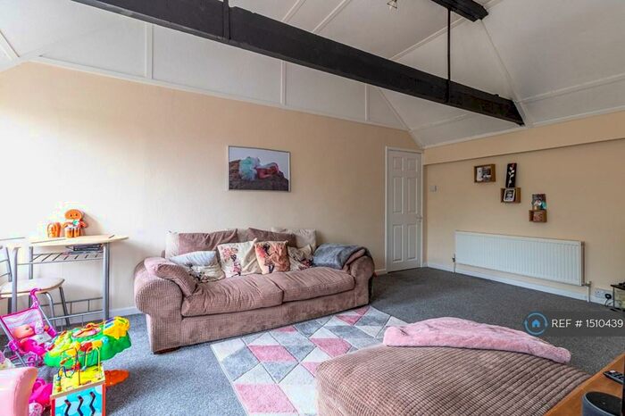 3 Bedroom Flat To Rent In Gordon Street, Kettering, NN16