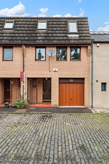 2 Bedroom Mews For Sale In Merchiston Mews, Merchiston, Edinburgh, EH10