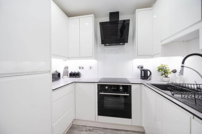 1 Bedroom Flat To Rent In Plumbers Row, Aldgate, London, E1