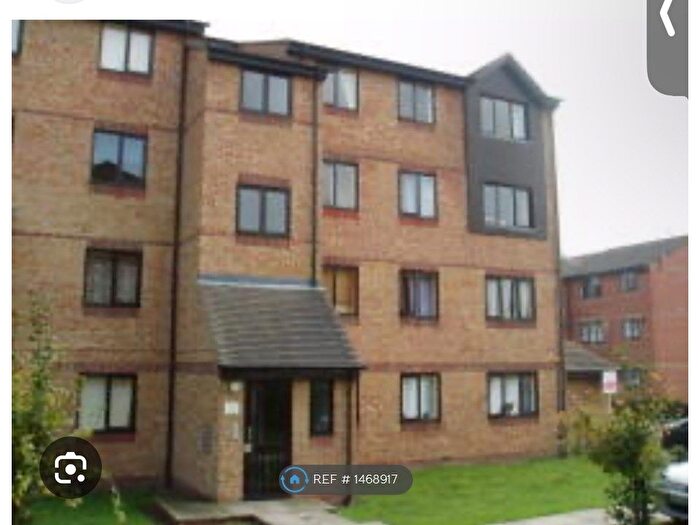 2 Bedroom Flat To Rent In Waterville Drive, Vange, Basildon, SS16