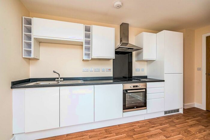 2 Bedroom Apartment To Rent In Castle Court, Dudley, DY2