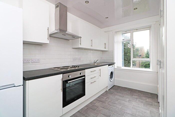 2 Bedroom Flat To Rent In Ballindean Road, Dundee, DD4