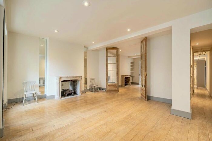 2 Bedroom Flat To Rent In Belgrave Road, London, SW1V