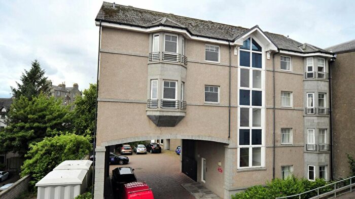 2 Bedroom Flat To Rent In Justice Mill Brae, Aberdeen, AB11