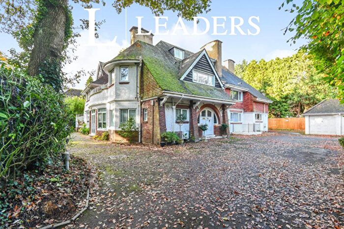 3 Bedroom Flat To Rent In Portland House, East Avenue, BH3