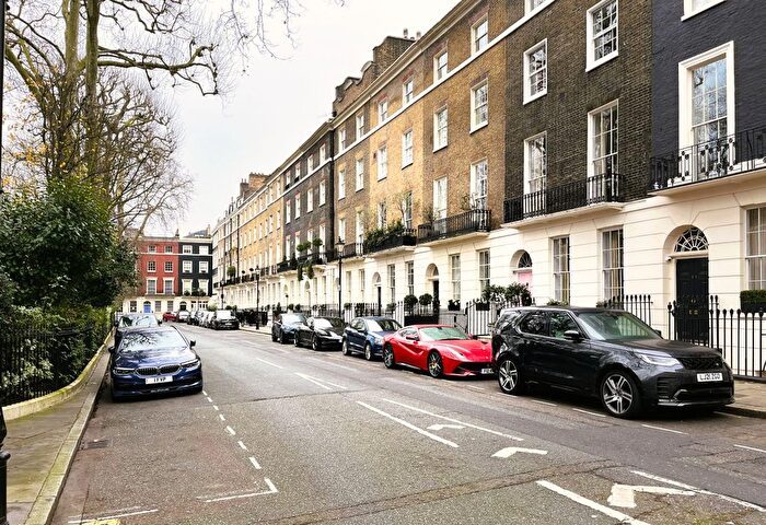 3 Bedroom Flat To Rent In Connaught Square, London, W2