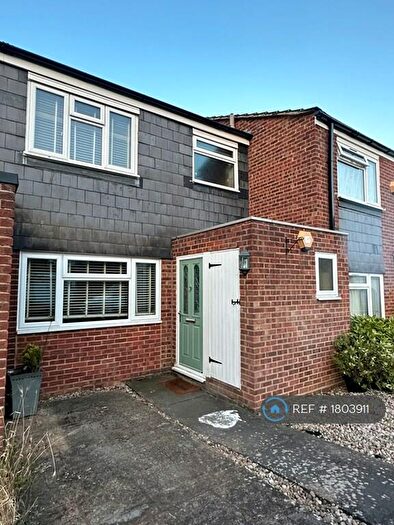 3 Bedroom Terraced House To Rent In Dumbleton Close, Kingston Upon Thames, KT1