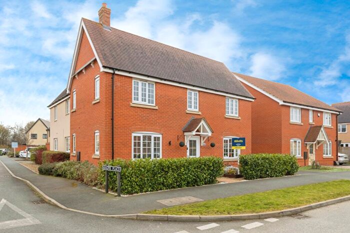 4 Bedroom Detached House For Sale In Swallow Drive, Wymondham, Norfolk, NR18