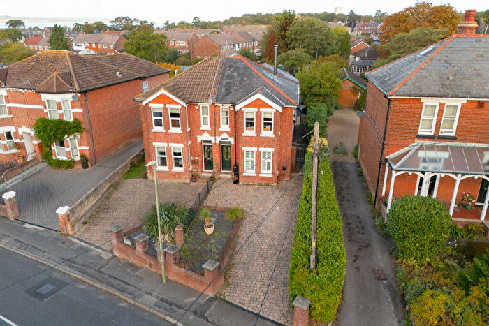 3 Bedroom Semi-Detached House For Sale In Station Road, Netley Abbey, Southampton, Hampshire, SO31