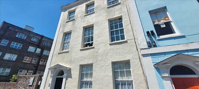 1 Bedroom Apartment To Rent In Second Floor Rear Flat Richmond Terrace, BS8
