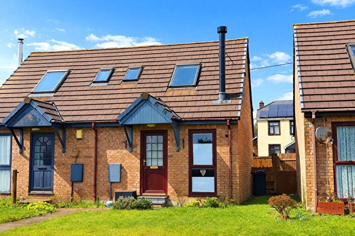 1 Bedroom Semi-Detached House For Sale In Willow Close, Quintrell Downs, TR8