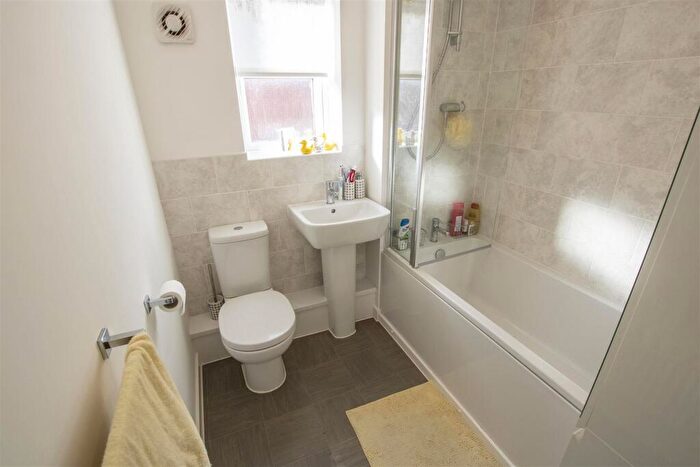 2 Bedroom Apartment To Rent In Escelie Way, Birmingham, West Midlands, B29