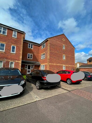 1 Bedroom Flat To Rent In Redford Close, Feltam, TW13