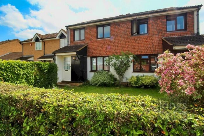 3 Bedroom Semi-Detached House To Rent In Beeston Drive, Cheshunt, EN8