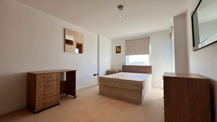 1 Bedroom Flat To Rent In Western Gateway, Royal Victoria, E16