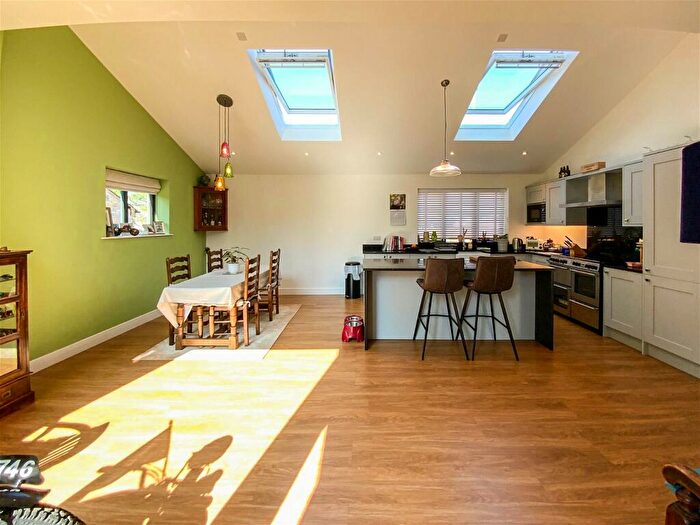 1 Bedroom Detached House For Sale In Mill View House, Wren Nest Terrace, SK13