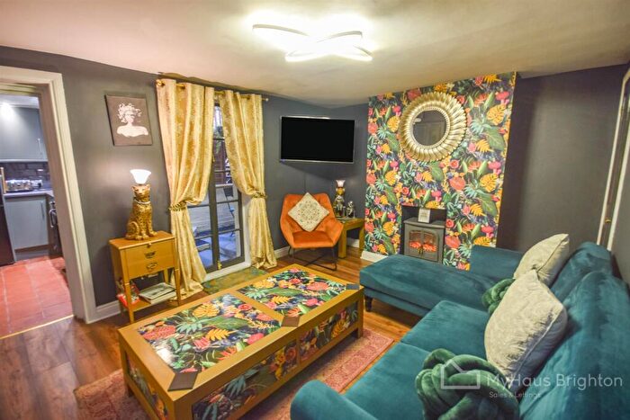 1 Bedroom Apartment To Rent In Regency Square, Brighton, BN1