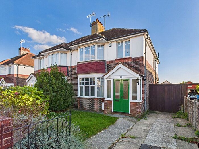 3 Bedroom Semi-Detached House For Sale In Broomfield Avenue, Worthing, BN14
