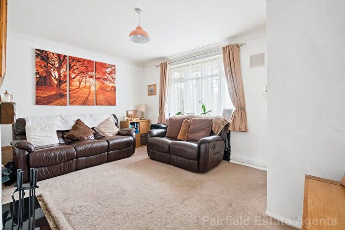 3 Bedroom End Terrace House For Sale In Dumfries Close, South Oxhey, WD19