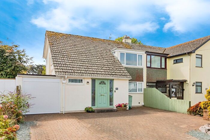 3 Bedroom Semi-Detached House For Sale In Gibson Road, Paignton, TQ4